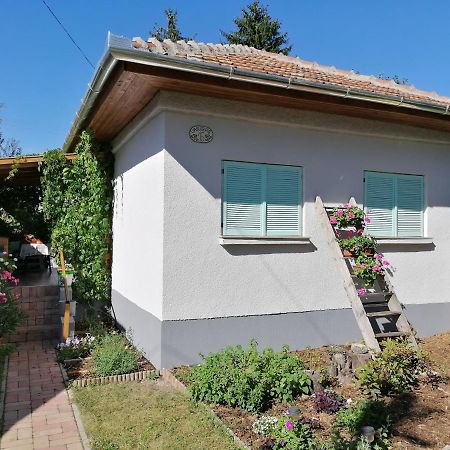 Menta Apartman Mezokovesd Luaran gambar