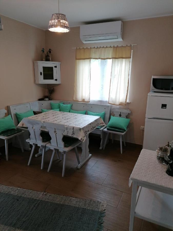 Menta Apartman Mezokovesd Luaran gambar